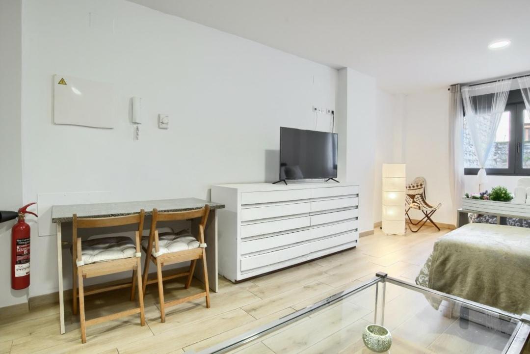 Apartamentos Turisticos Plaza San Juan 2 Tudela Exteriör bild